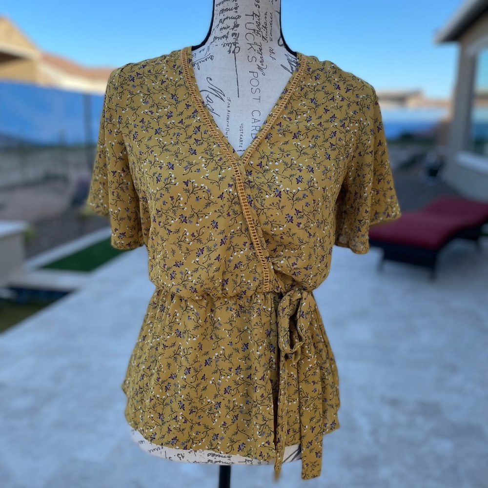 Sienna Sky Floral Wrap Top size S